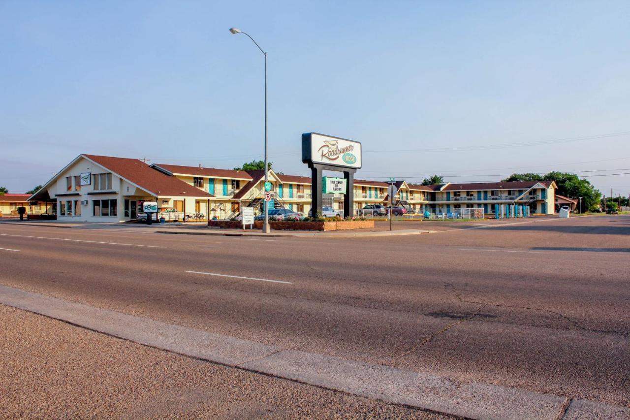 Roadrunner Lodge Motel トゥクムカリ エクステリア 写真
