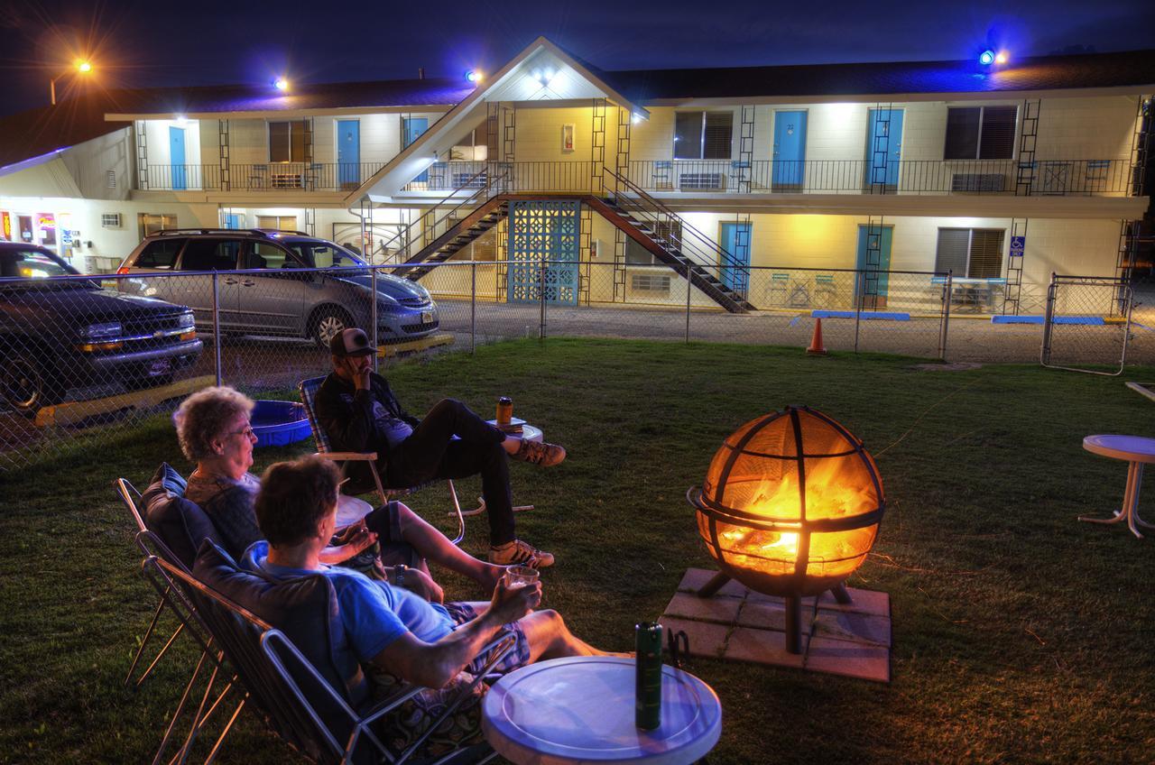 Roadrunner Lodge Motel トゥクムカリ エクステリア 写真