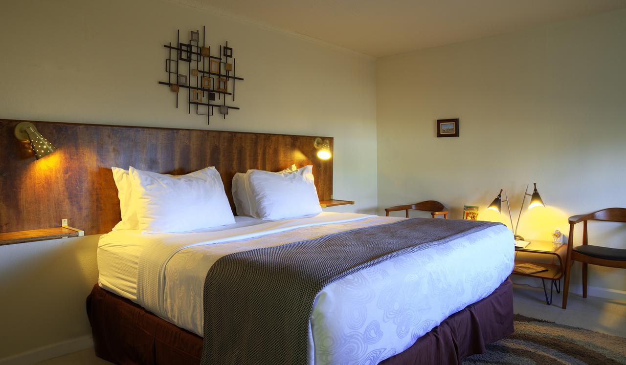 Roadrunner Lodge Motel トゥクムカリ エクステリア 写真