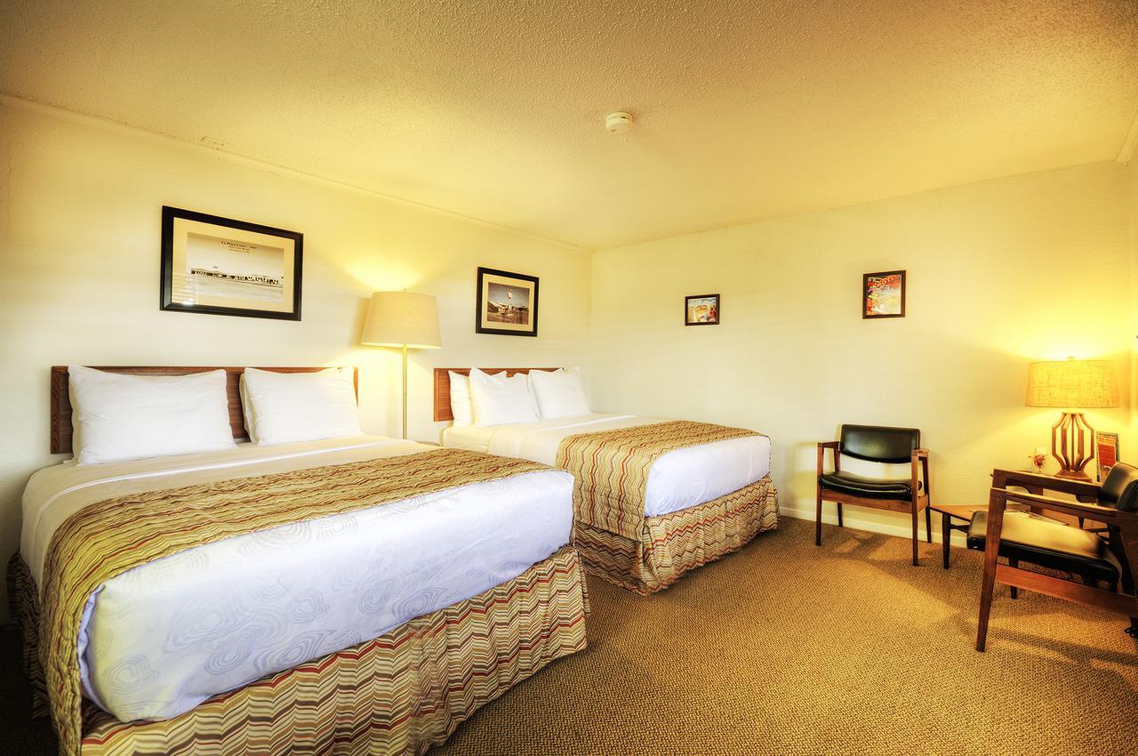 Roadrunner Lodge Motel トゥクムカリ エクステリア 写真