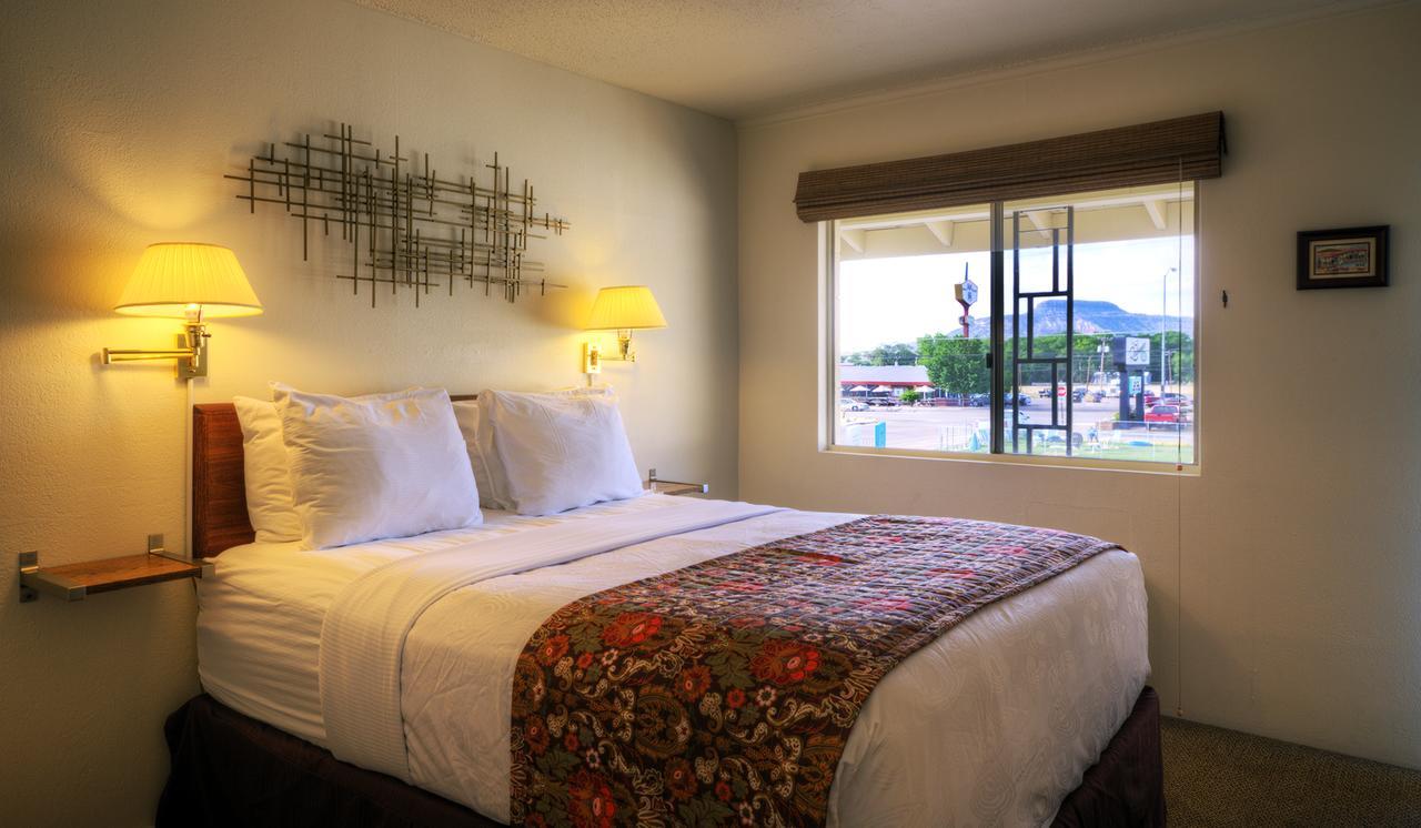 Roadrunner Lodge Motel トゥクムカリ エクステリア 写真