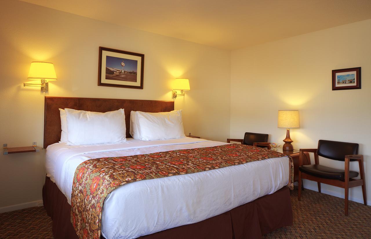Roadrunner Lodge Motel トゥクムカリ エクステリア 写真