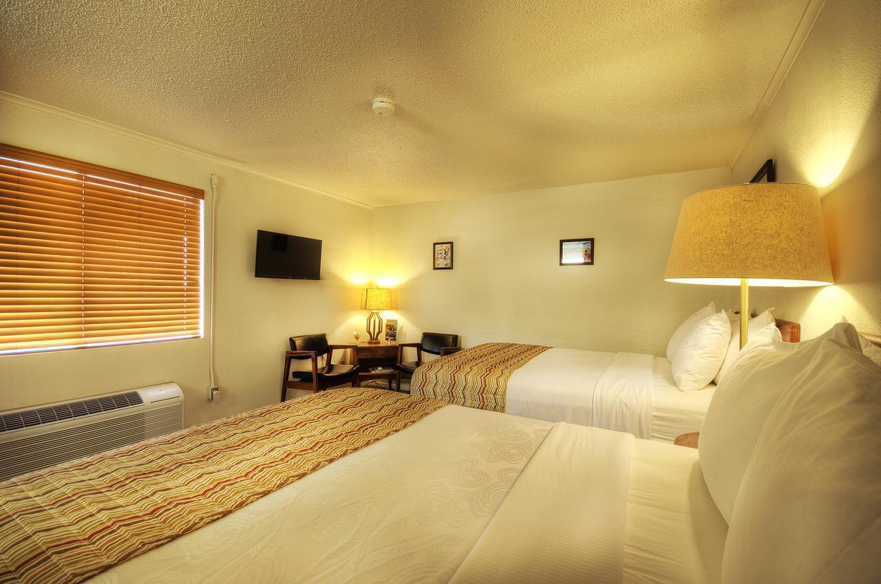 Roadrunner Lodge Motel トゥクムカリ エクステリア 写真
