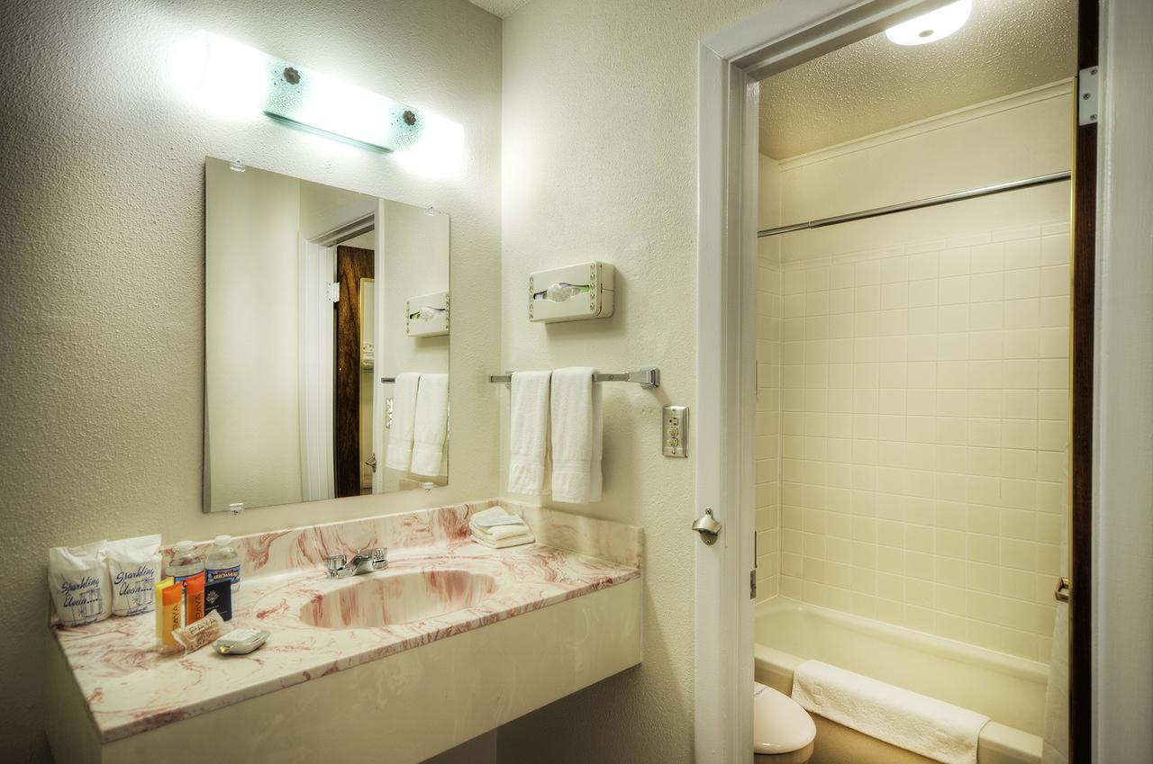 Roadrunner Lodge Motel トゥクムカリ エクステリア 写真